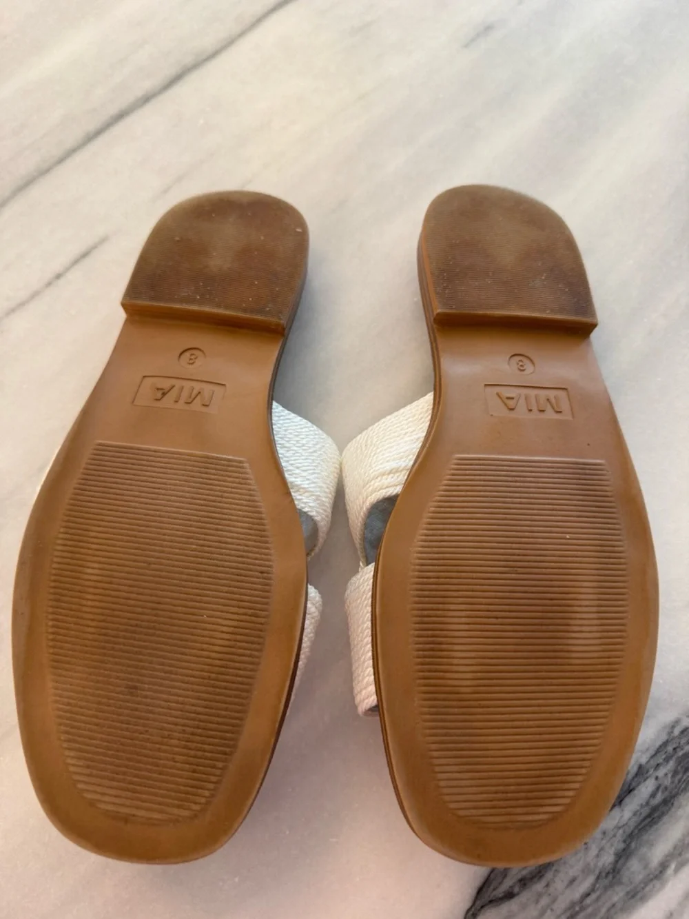 Mia Woven Strap Slide Sandals in White - Picture 4 of 5